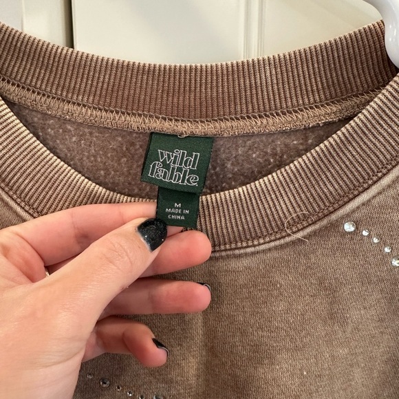 Brown Sweatshirt with Subtle Diamond Design - Picture 3 of 4